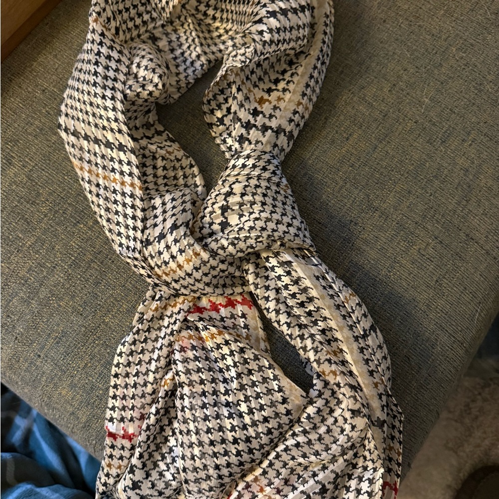 Echo Cream Houndstooth Scarf 100% silk